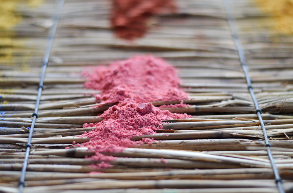 Bild 1 von Lehmfarbe Rose 2.0 (Rosarot) samtrau  / (Menge) 0,5 kg